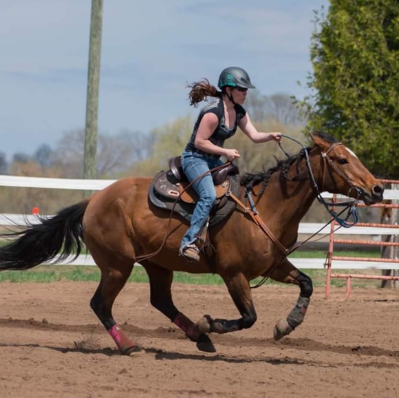 Meet your Posher, Felicia - Picture 3 of 4